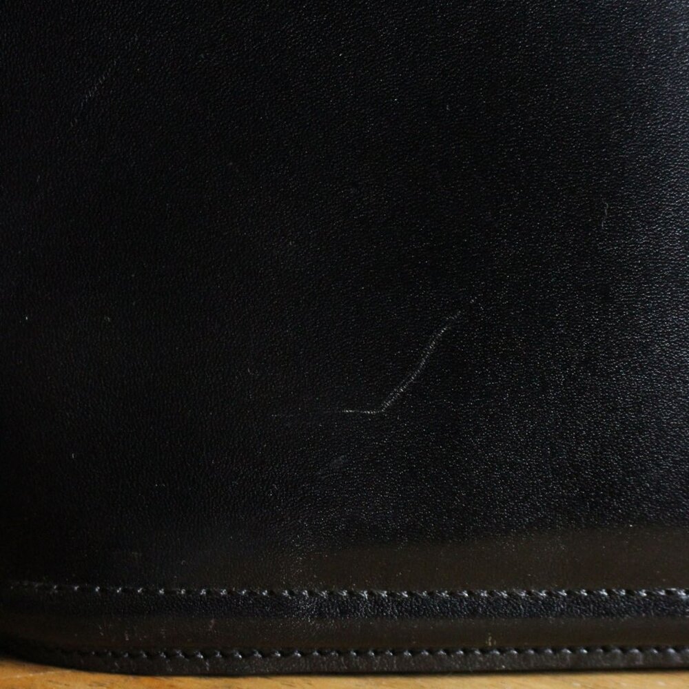 Bally structured black leather bag with gold hardware - Picture 3 of 7